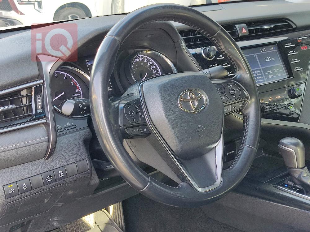 تۆیۆتا کامری